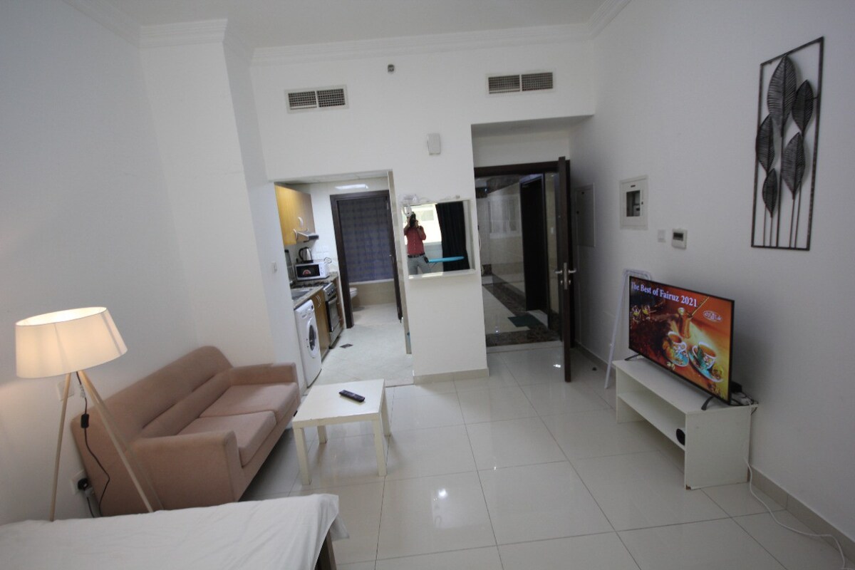 迪拜安静的单间公寓可供出租