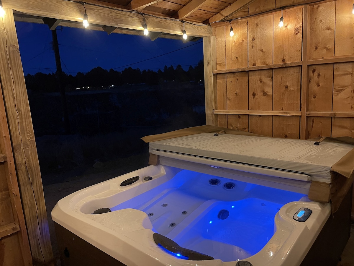 NEW!  Hot tub, sauna, and canyon views!