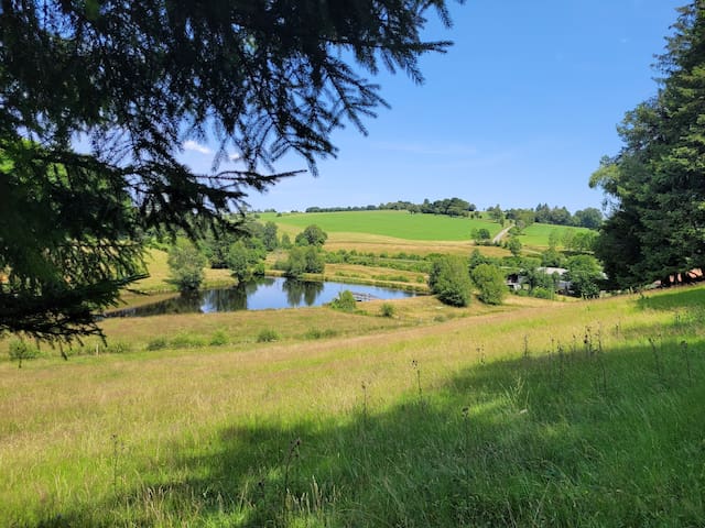 Saint-Julien-Puy-Lavèze的民宿