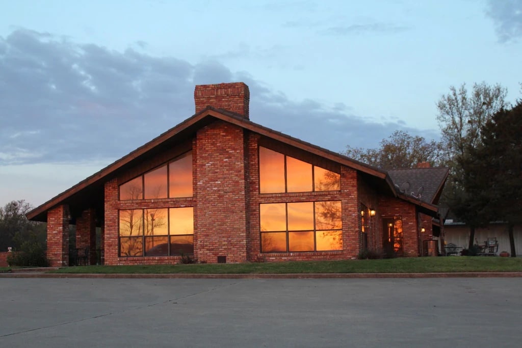 Waterfront Lodge on Lake Fork