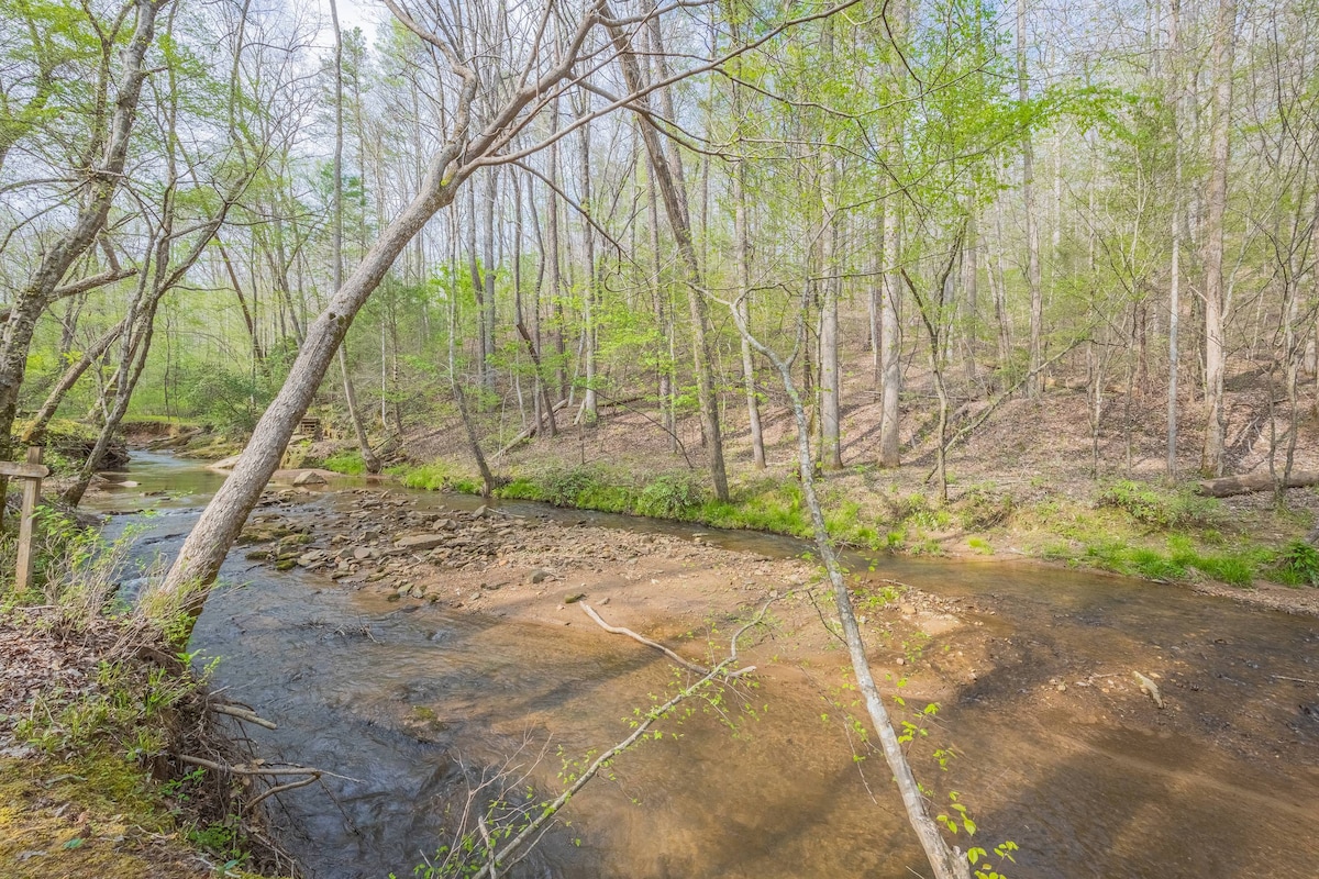 Up Country- Creekside, Hot Tub, Close to Wineries