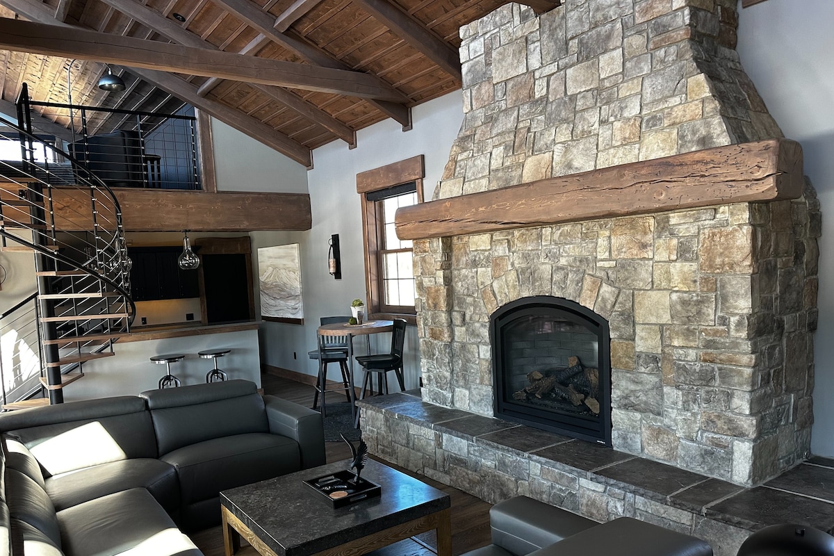 Colorado Luxury Retreat-Mountain View & Hot Tub