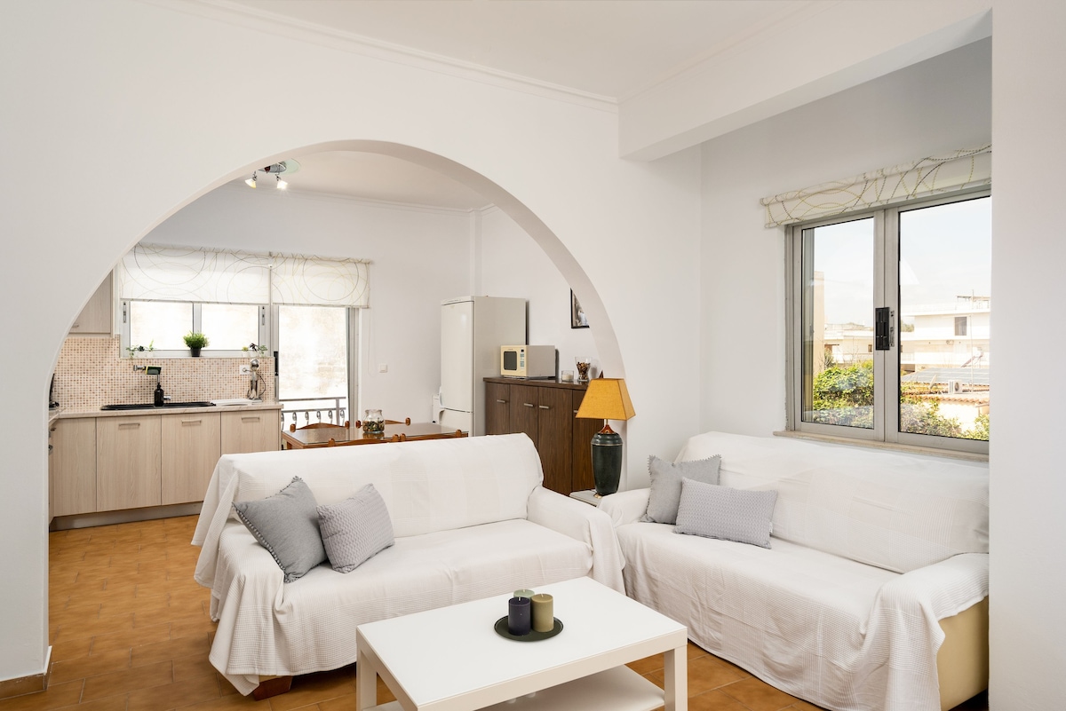 Stunning 3BD Apartment in the Center of Eretria