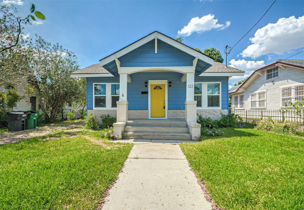 3 Bedroom Bungalow in East End Neighborhood