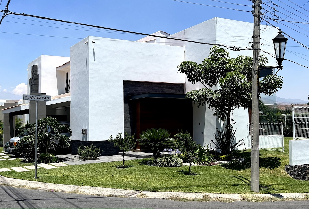 Casita Aztlán