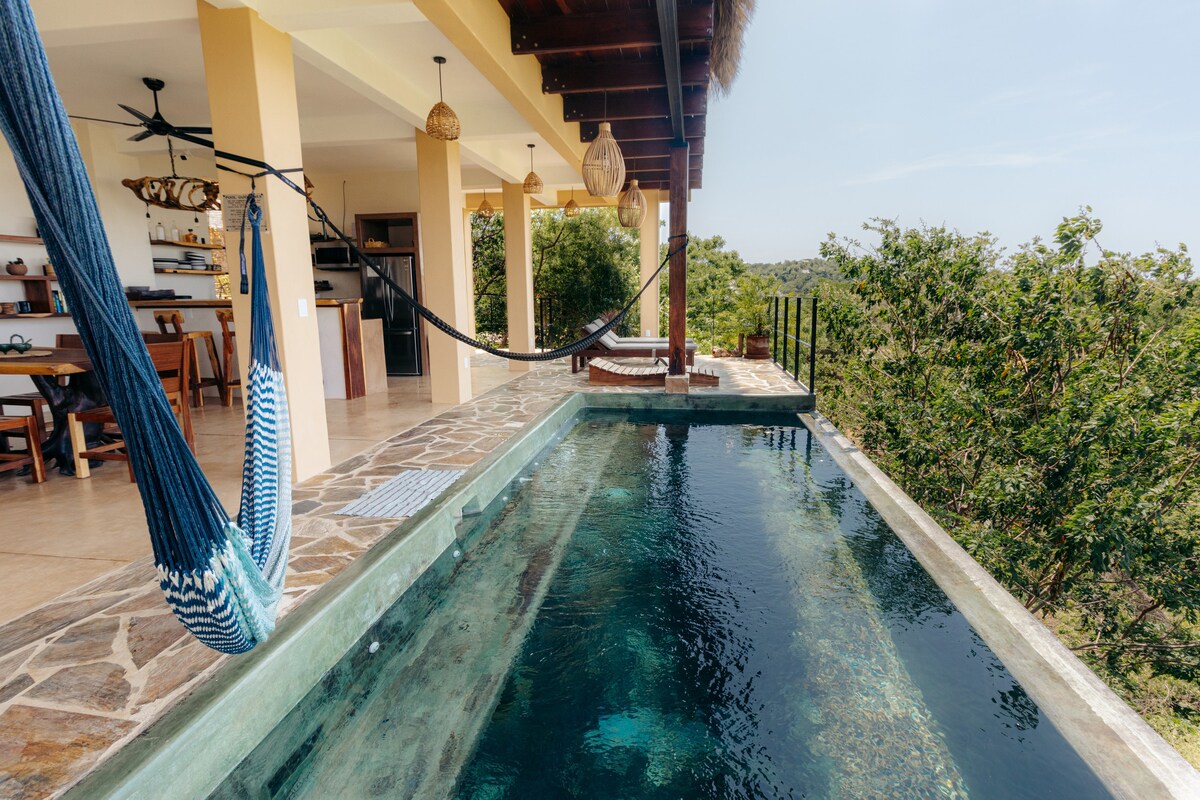 New, luxury villa w/ infinity pool & ocean views 2