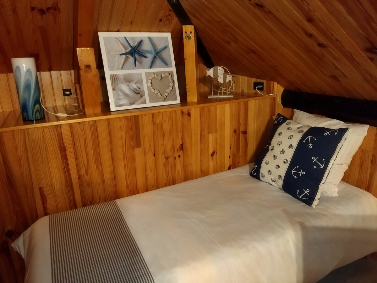 Nomad Alp B&B : Chambre Outremer
