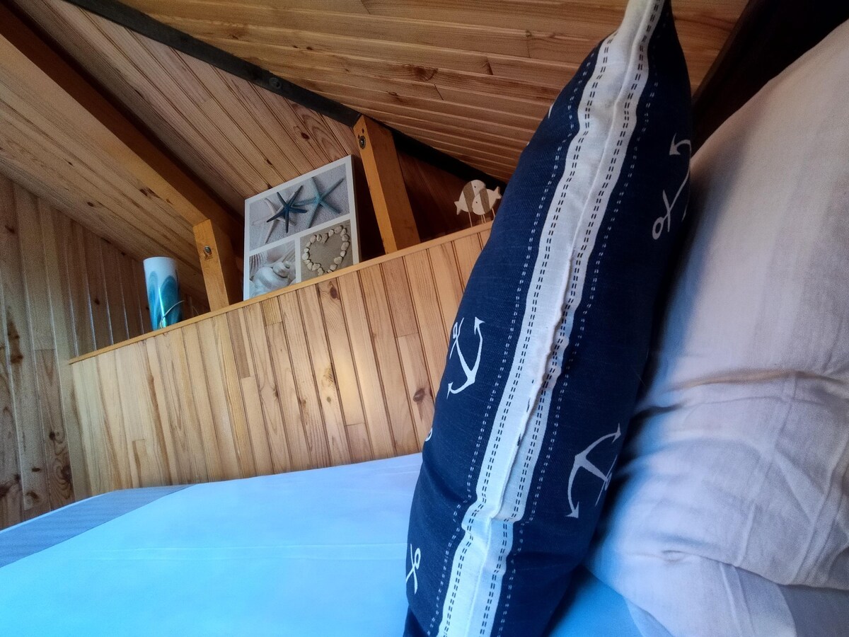 Nomad Alp B&B : Chambre Outremer