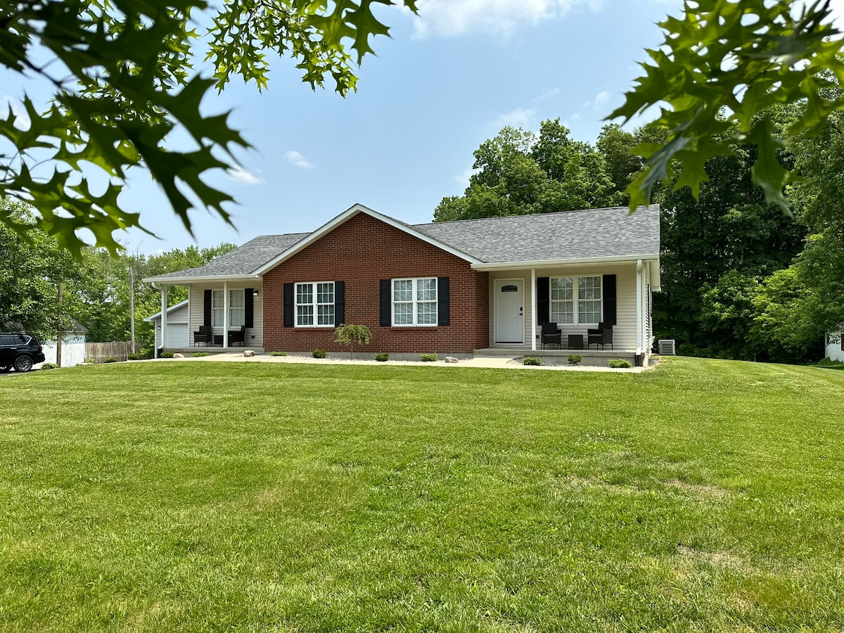 NEWLY Remodeled! 4 Beds 2.5 Bath Suite 2