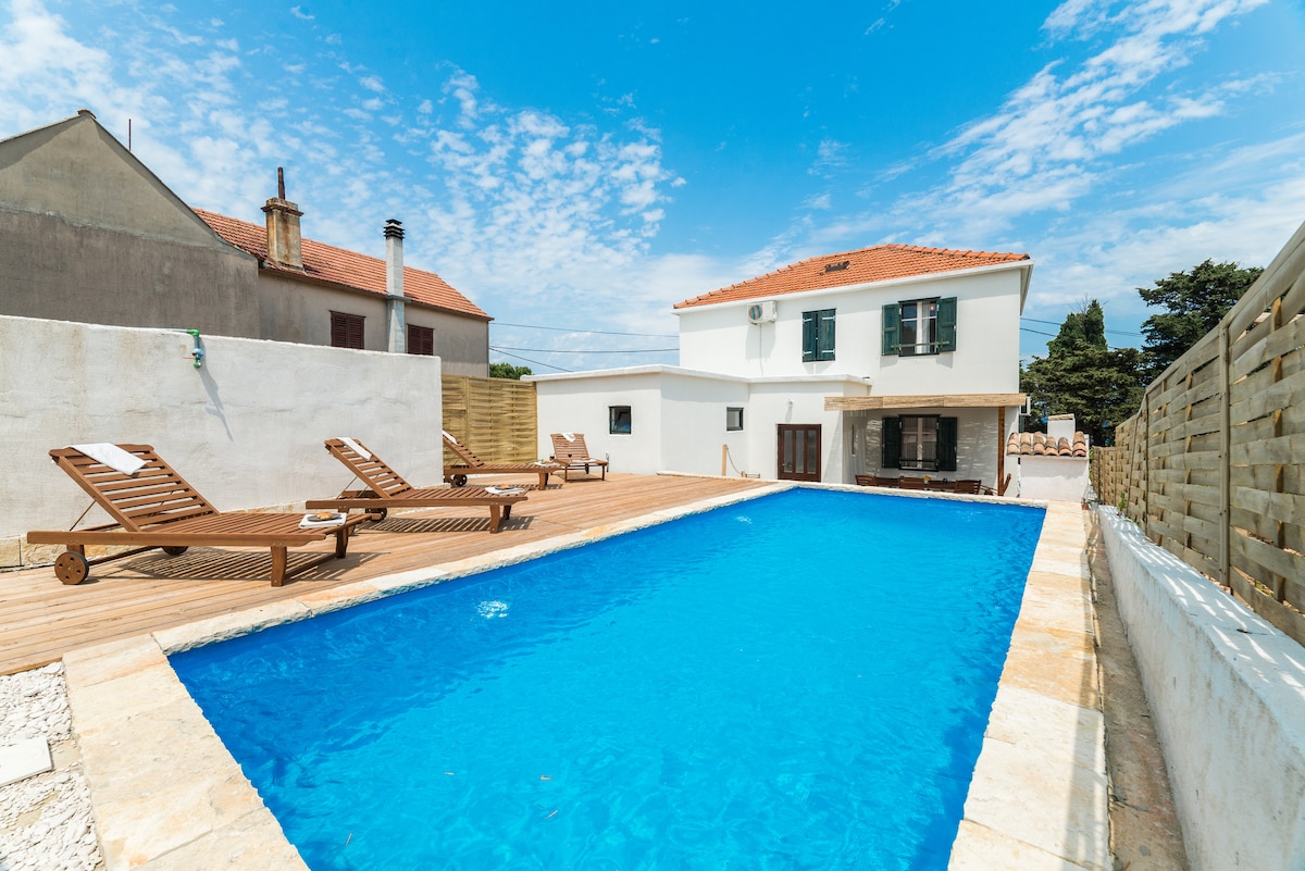 Villa Antica with pool , Dugi otok