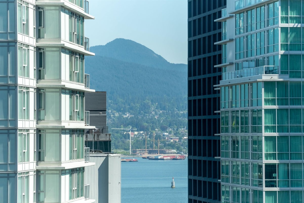 Downtown Vancouver 2Br2Ba w/ Views in Coal Harbour