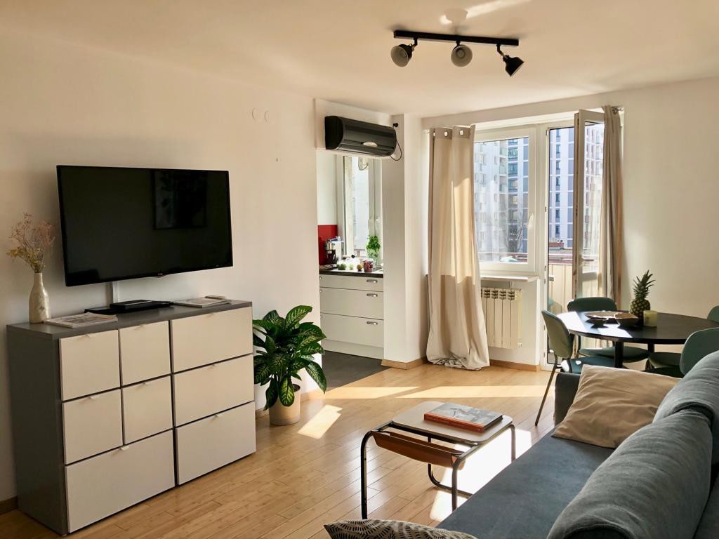 Sunny Warsaw City Centre Flat with Balcony and AC