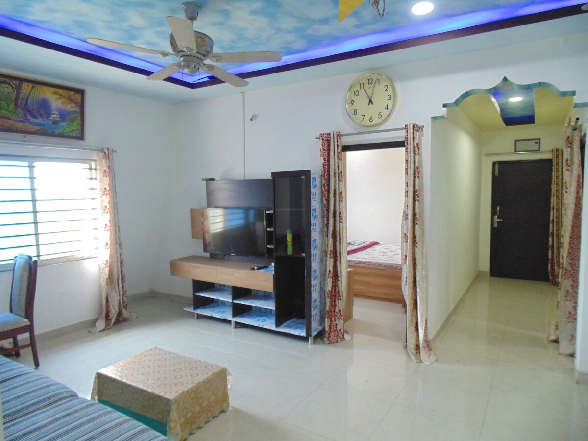 Furnished Apartment At HS Royal 3BHK