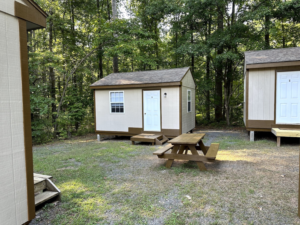 Rustic Cabin # 1, 35 miles to Shenandoah Nat Park