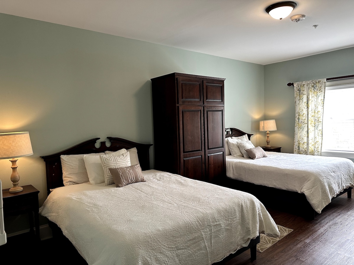 Cozy Room at Hartland Wellness