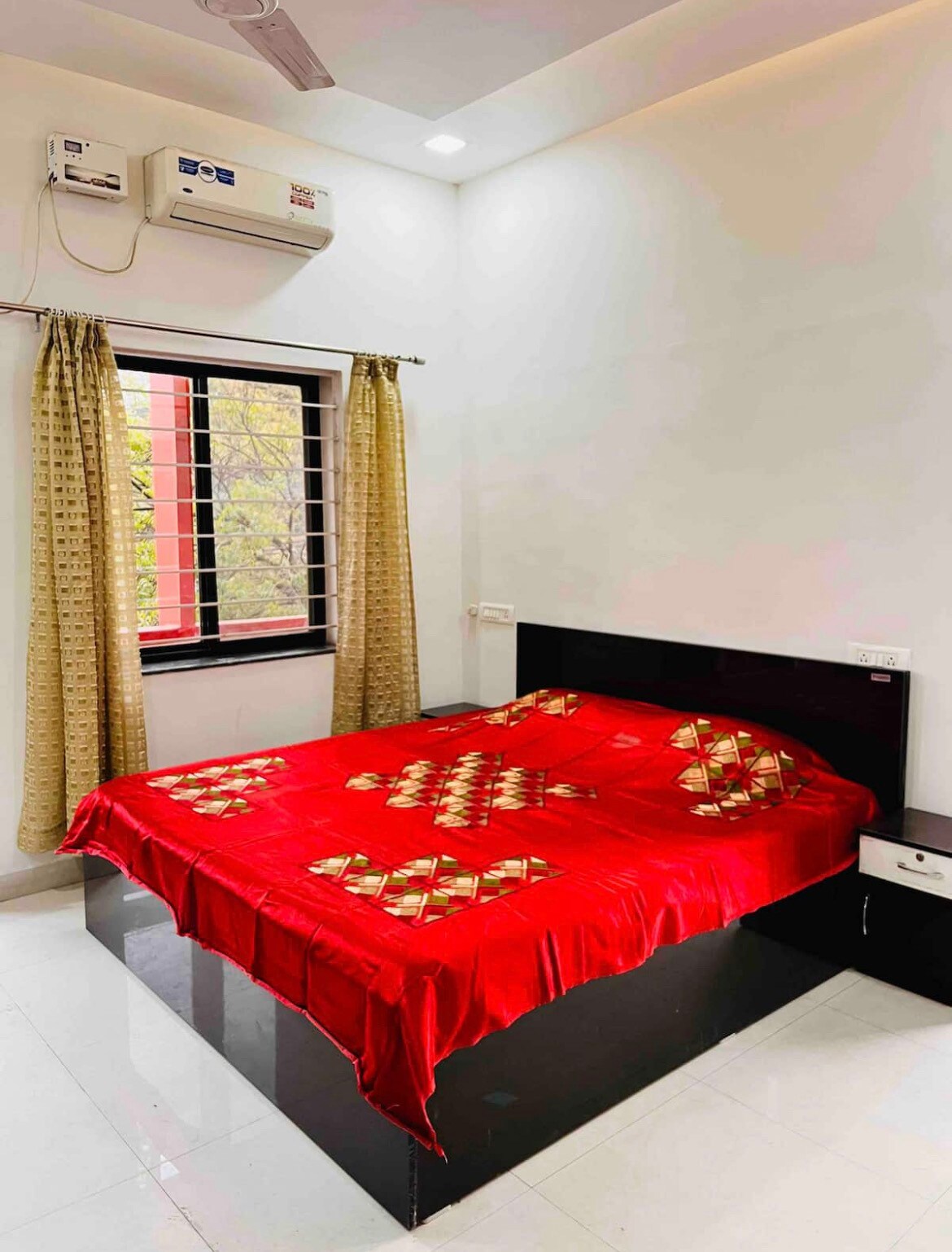 Minimalist 3BHK Flat in Central Raipur with Office