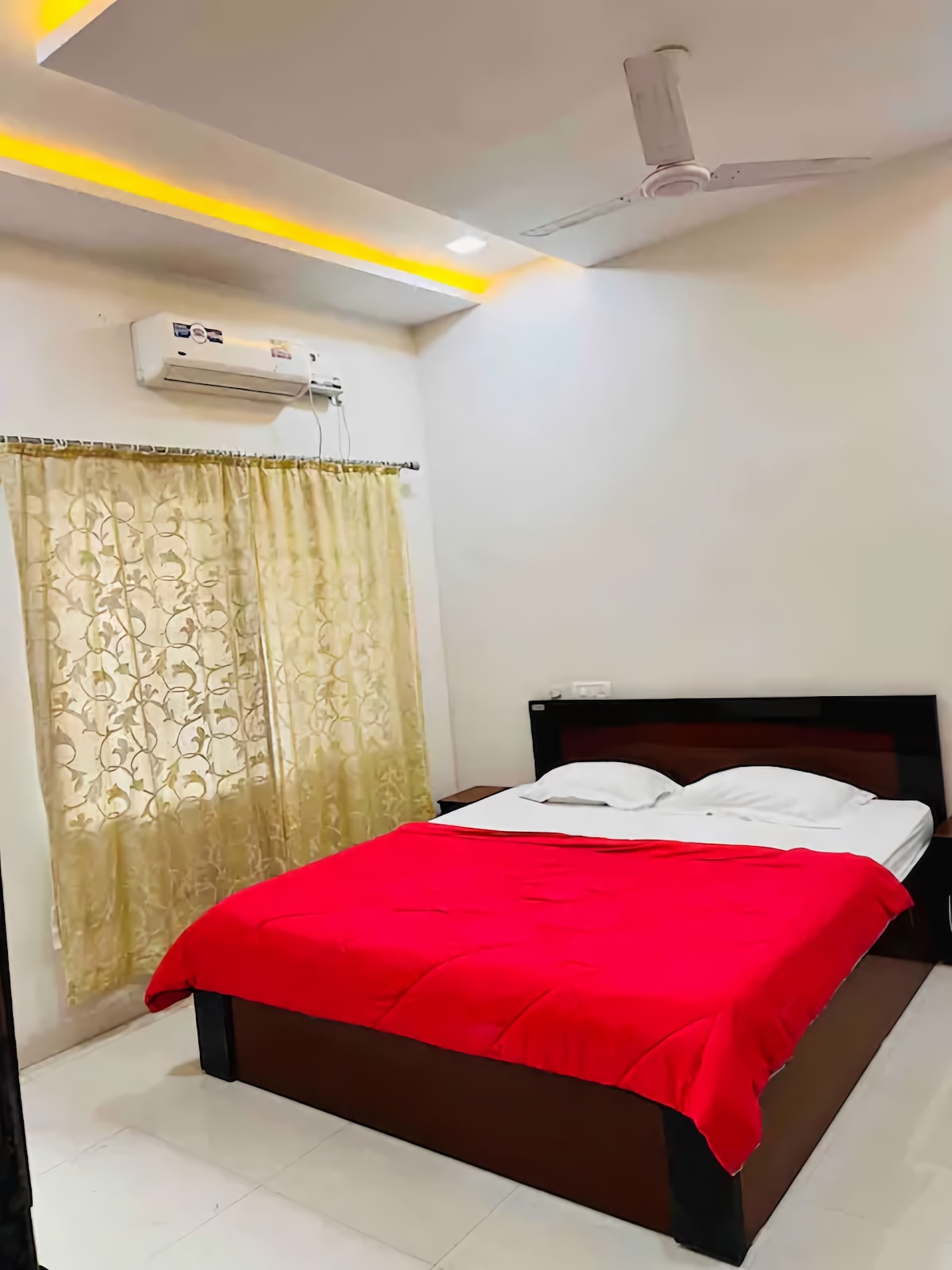 Minimalist 3BHK Flat in Central Raipur with Office