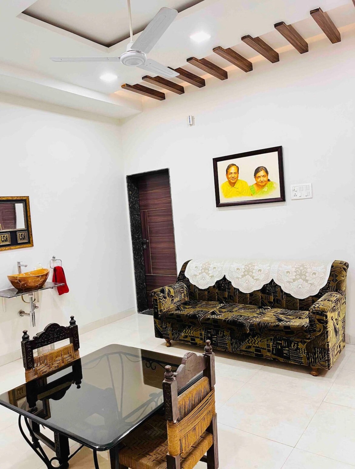 Minimalist 3BHK Flat in Central Raipur with Office