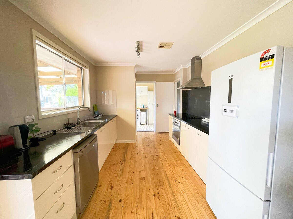 Harmony-Cozy 4BR home@Belconnen Central