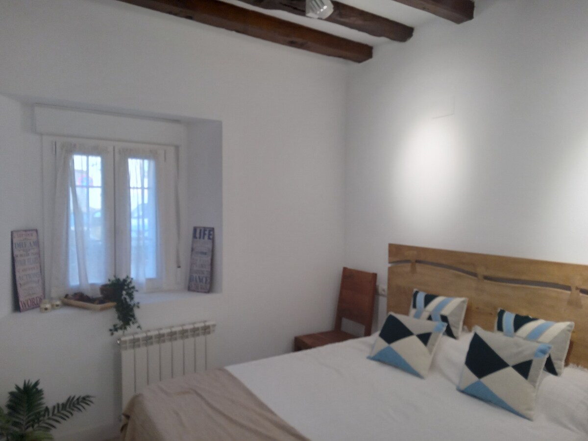 IE students 1bedroom Apartm 40m2 Plaza San Nicolas