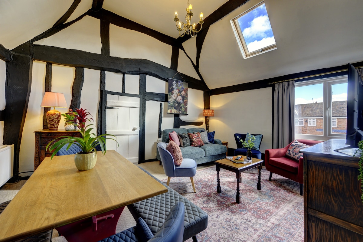 Loft Cottage - Near to Stratford-on-Avon & Warwick