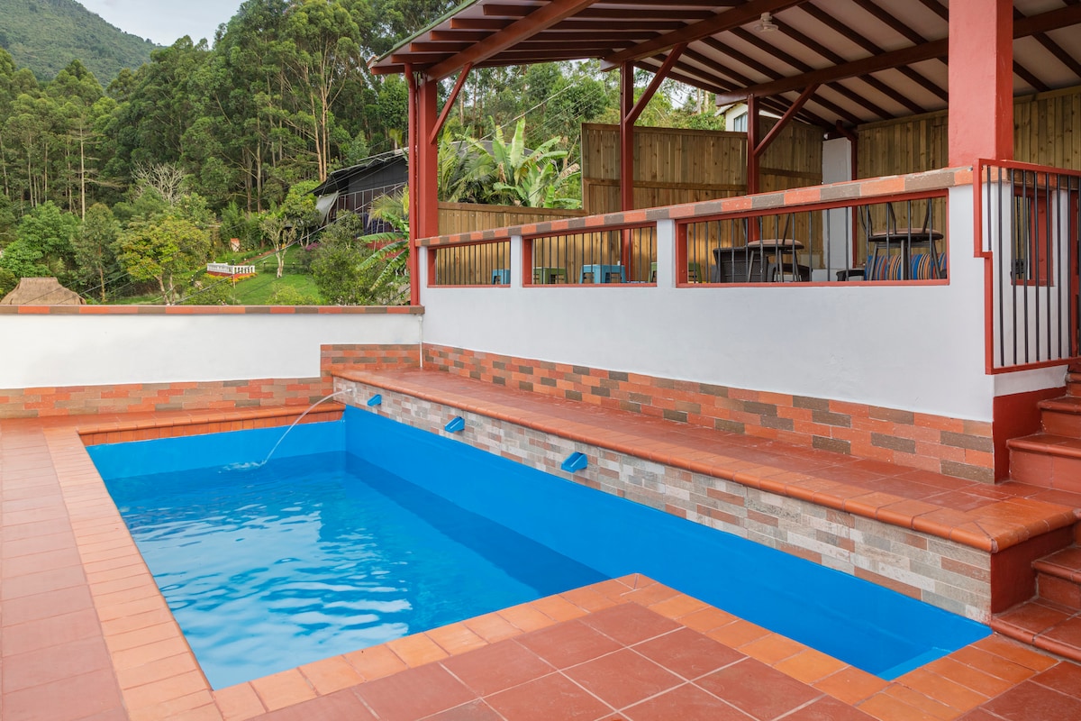 Casita Roja Envigado, Colombian culture experience