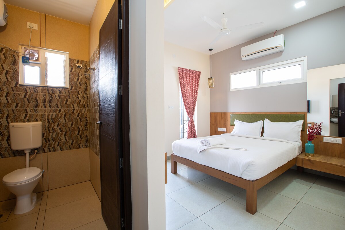 Sarvam Serviced Apartment - Deluxe Balcony Room