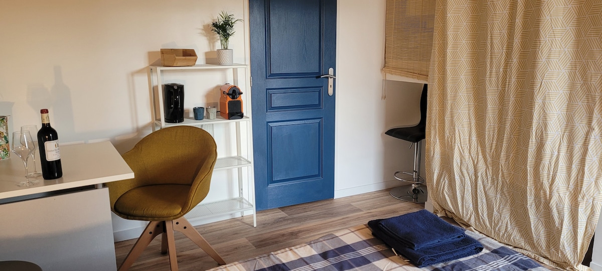 Chambre cosy rénovée près de Bordeaux