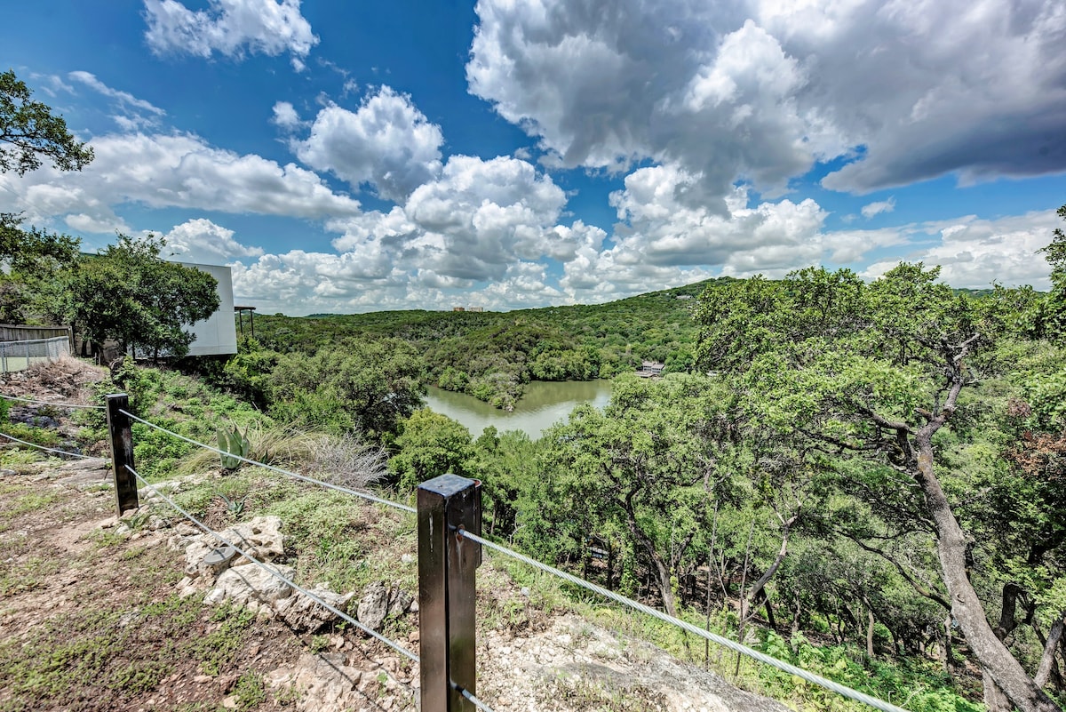 Bohemian Cottage Overlooking Lake Austin Relaxing