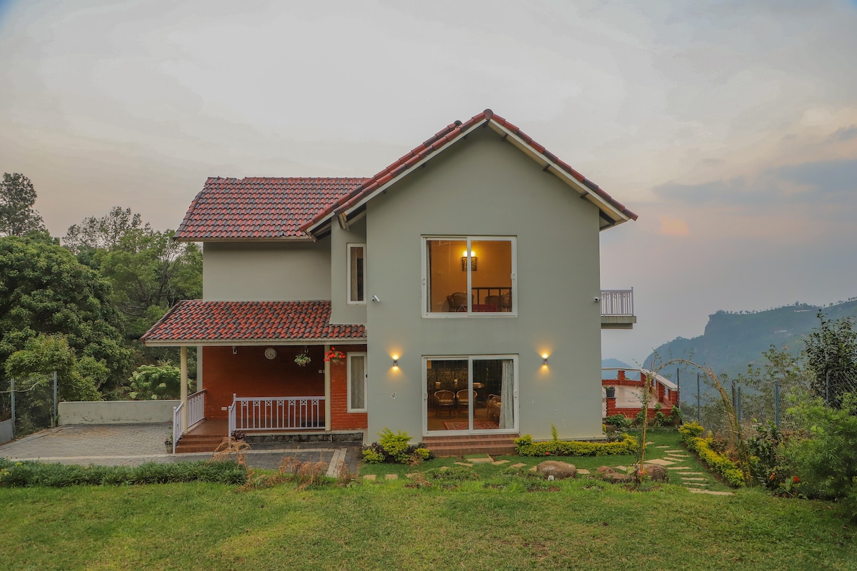 3 BR Villa with Valley Views