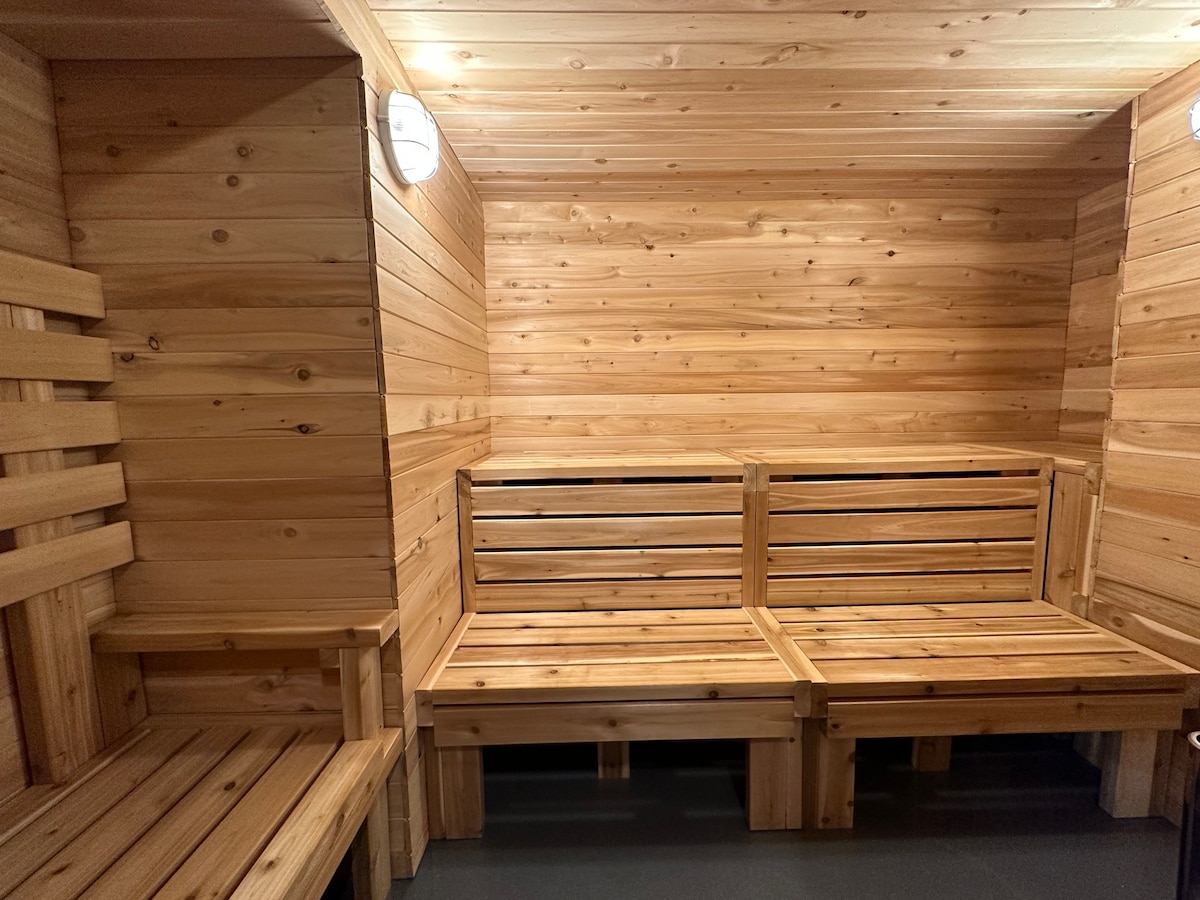 Cabin House | Sauna | Hot Tub | Centrally Located