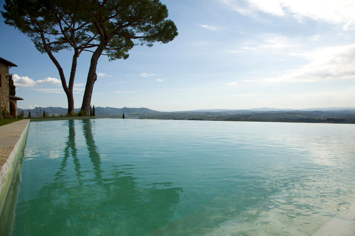 Villa Cerreto-With pool and garden in Chianti area