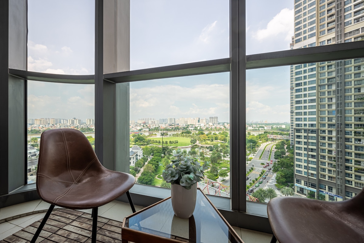 Stunning Park View~Balcony Apt #Landmark 81<Pool>