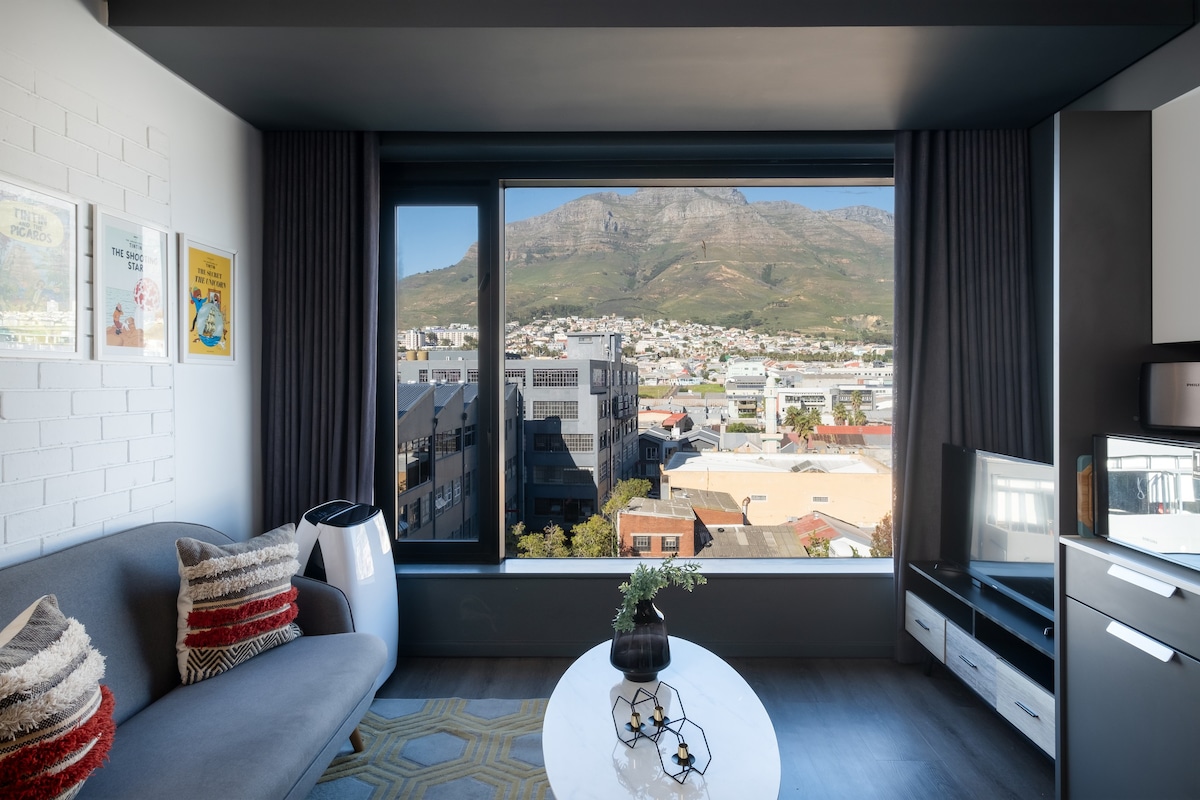 Hip Studio in Woodstock with Table Mountain Views