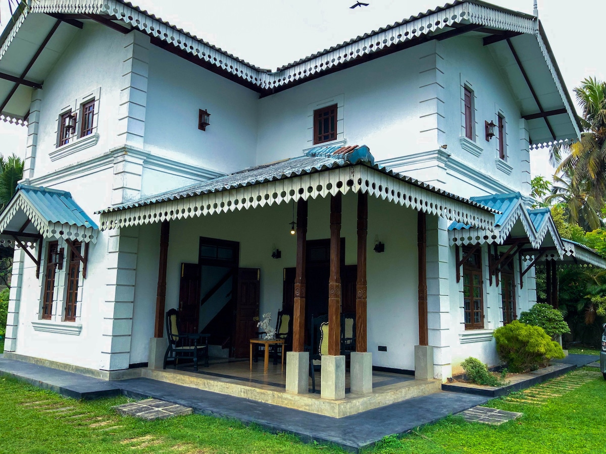 The Majestic Villa - A Royal Stay by the Beach