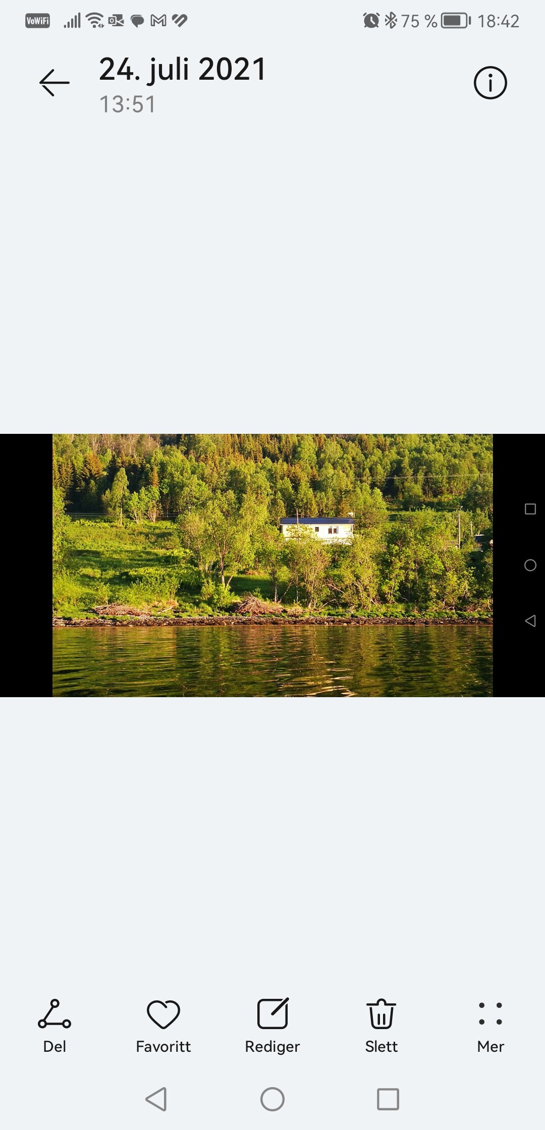Sjønært feriehus med inkludert båt