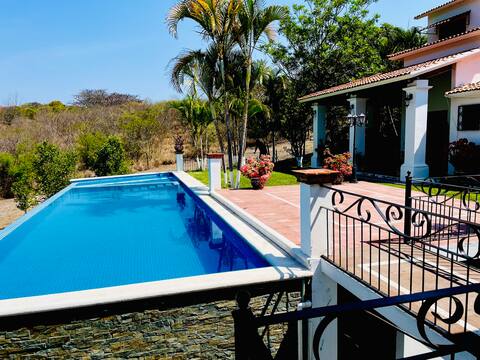 Hermosa villa c/alberca en presa