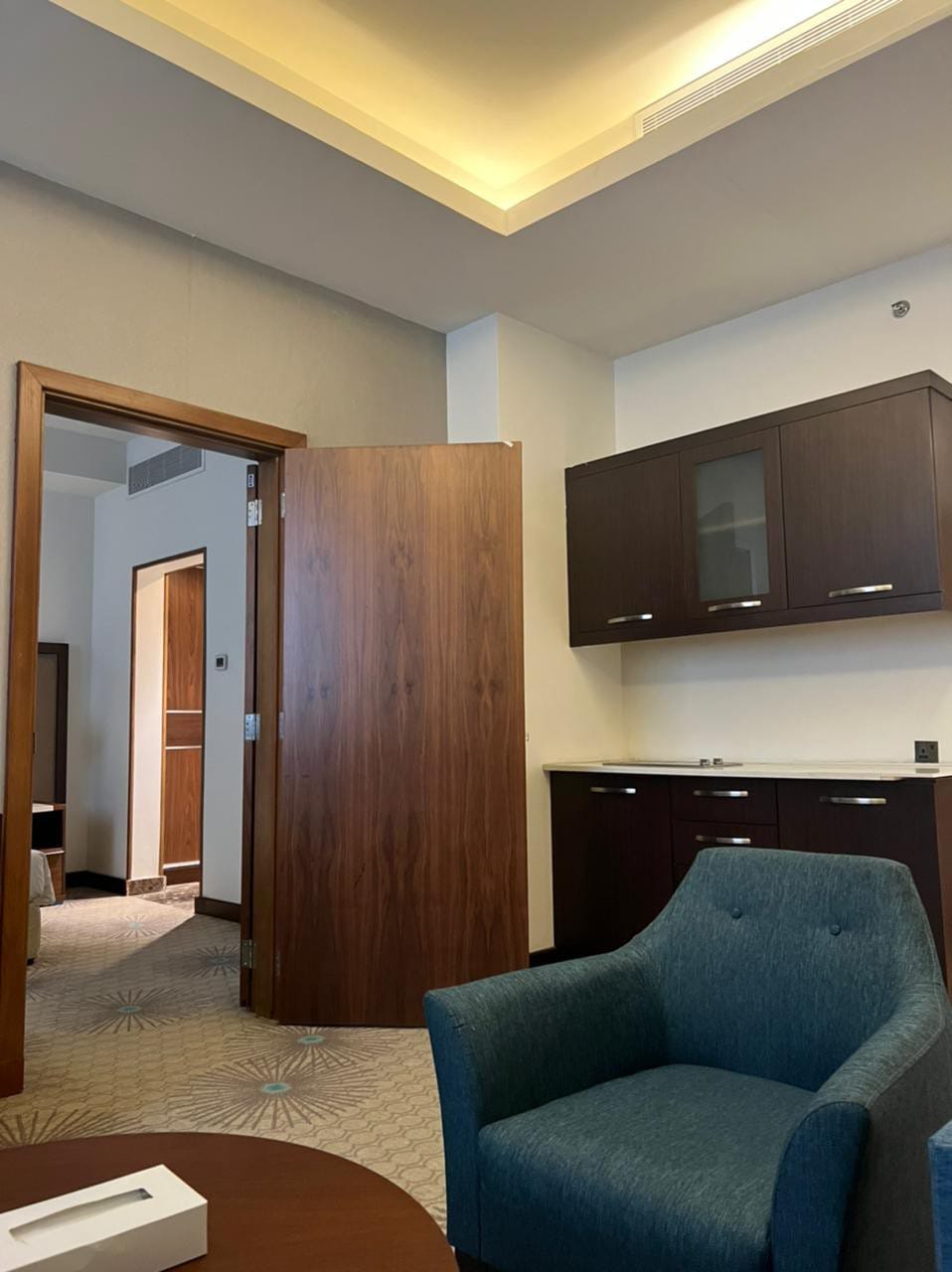 Holiday Inn (2 bedroom Suite)