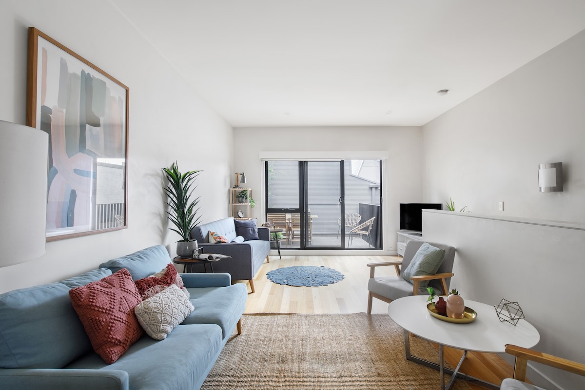 Easey Living: Spacious Stay in Trendy Collingwood