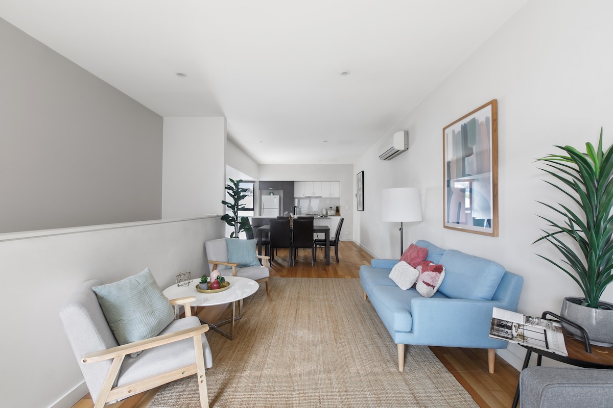 Easey Living: Spacious Stay in Trendy Collingwood
