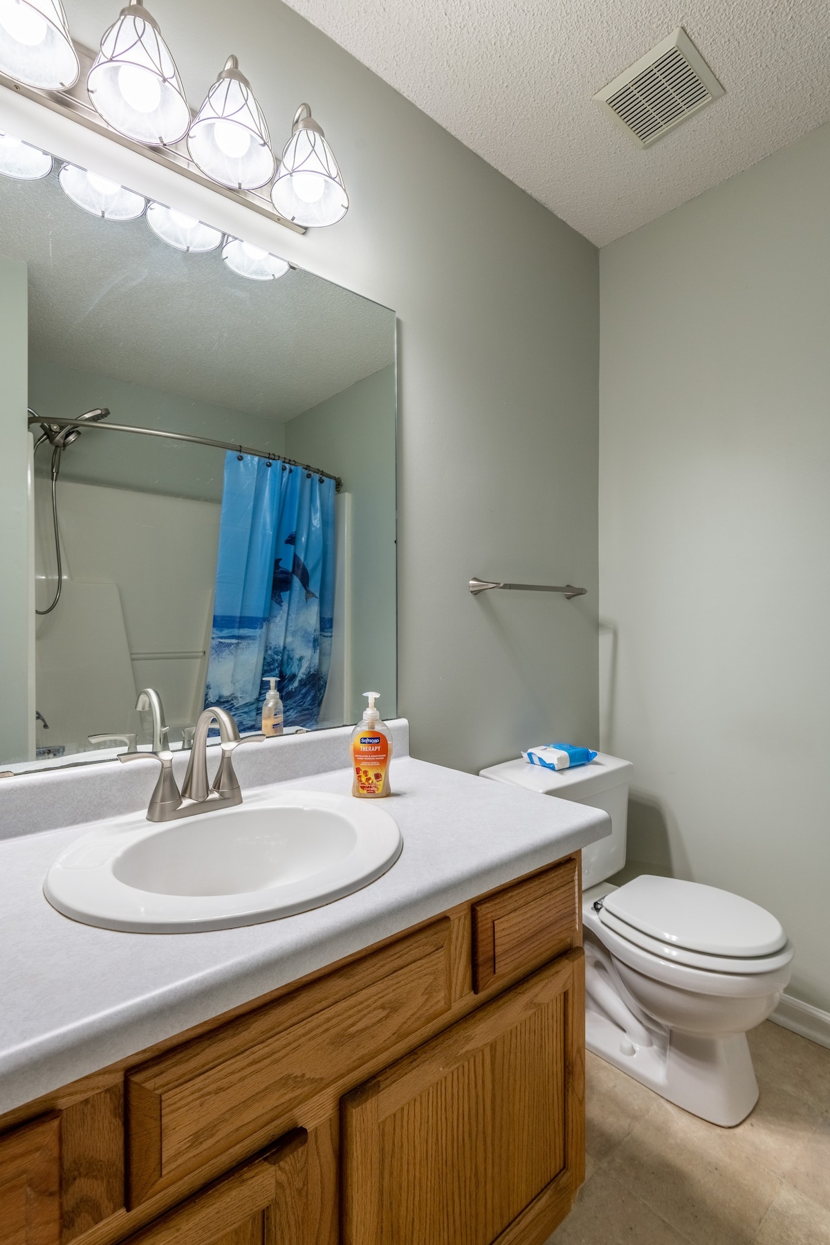 Cozy Private Bed+Bath Minutes From Downtown!