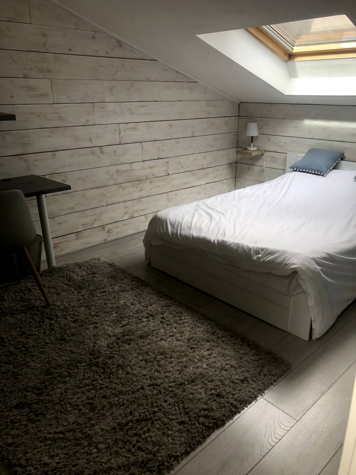卧室和宽敞的起居空间