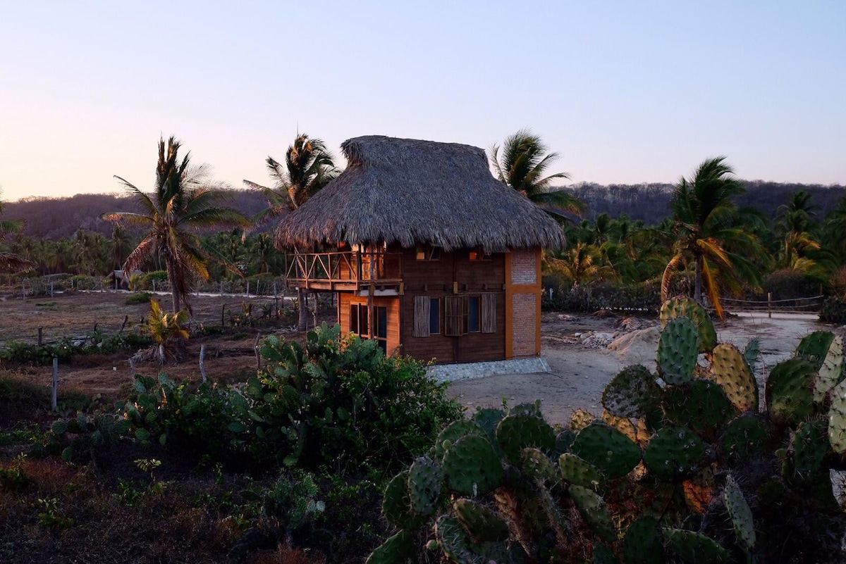 Oceanfront Eco-bungalow for groups / families.