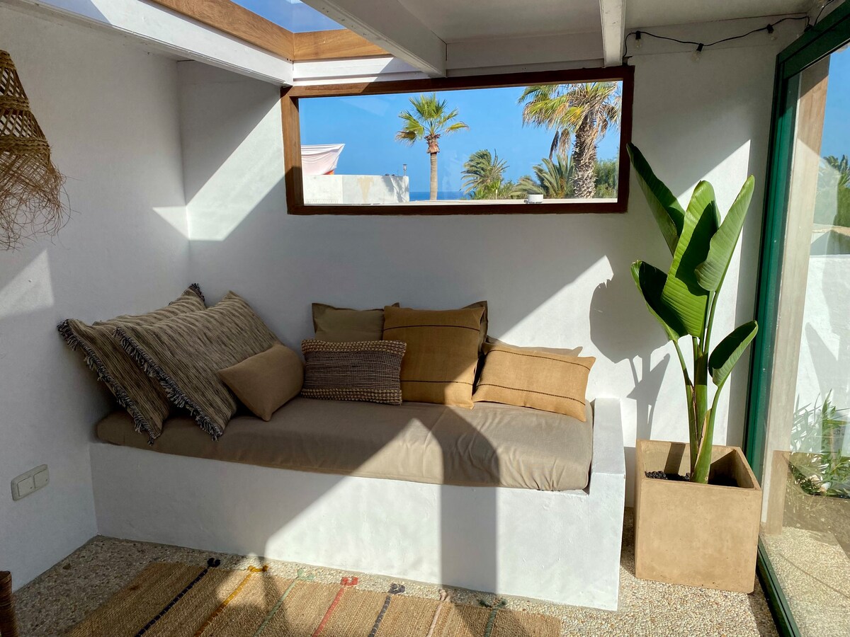 Casa Viejo Rey, bright and welcoming by the sea