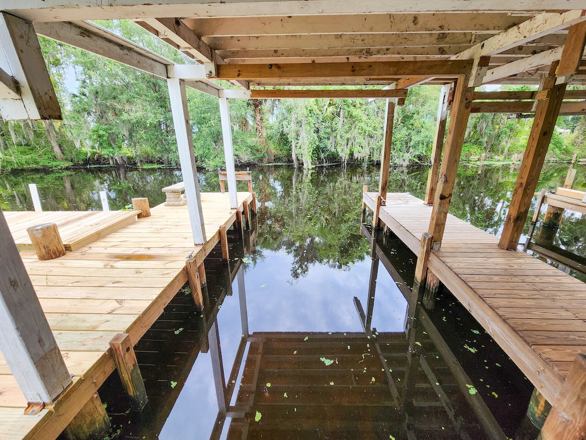 Astor River House with 2 private boat slips