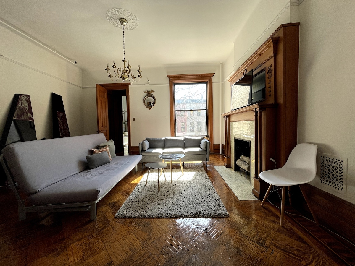 Capacious Brownstone Unit