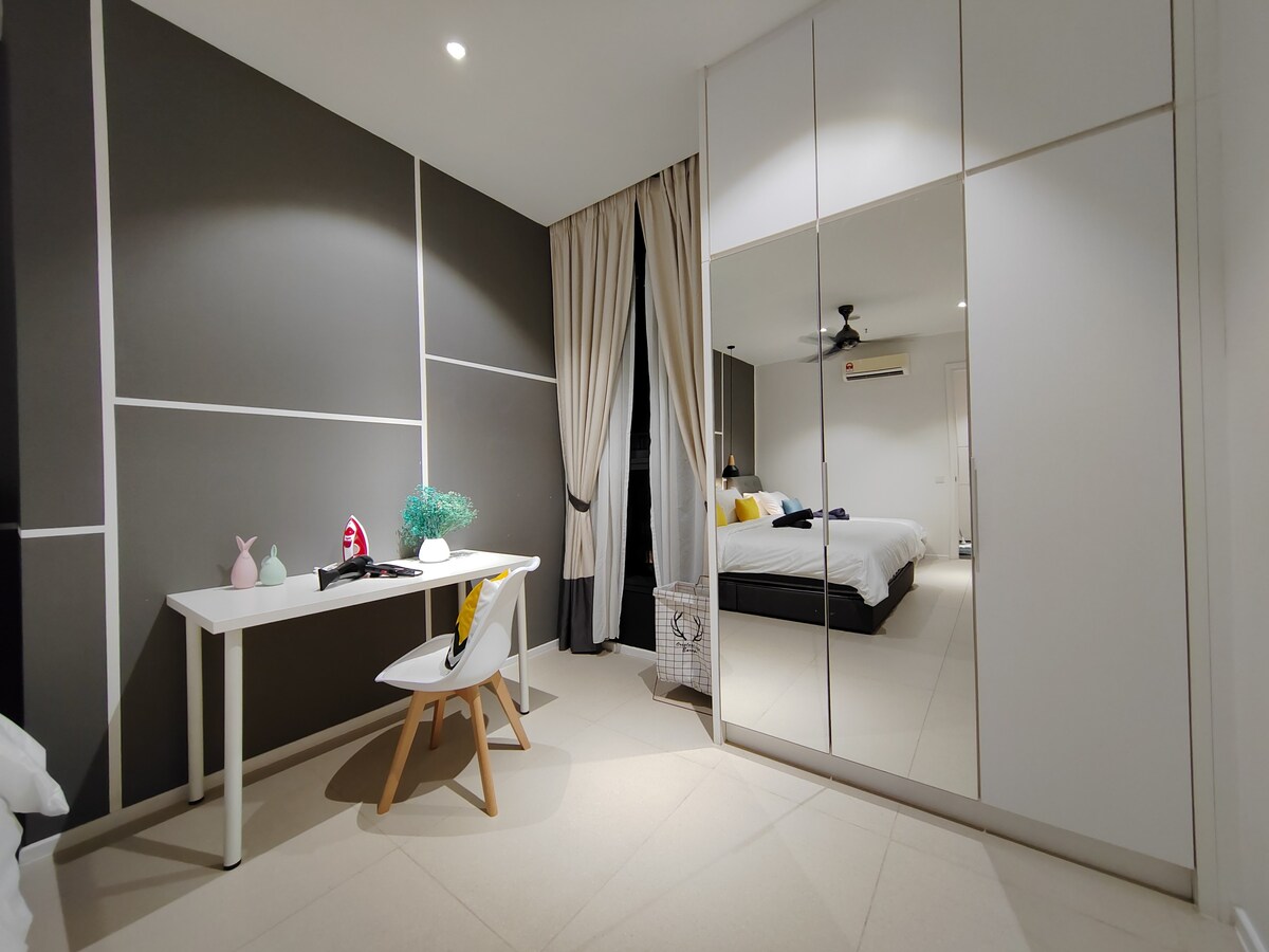 吉隆坡市Arcoris高级单卧公寓