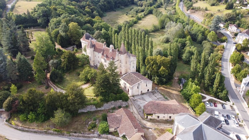 Château-l'Évêque的民宿