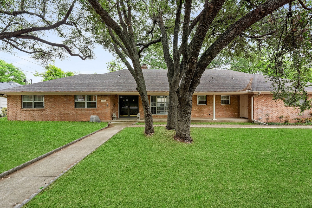 Centrally Located 2/2 - near I-35 and Baylor S&W