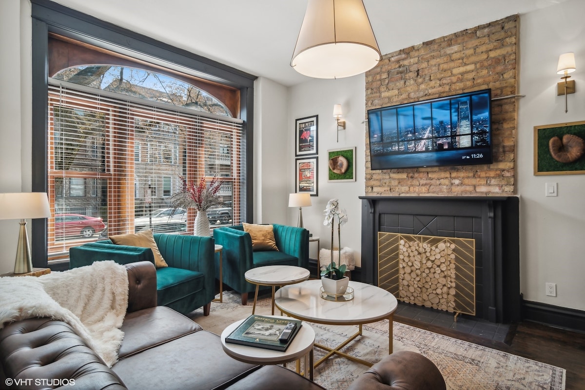 Stunning 5 Bedroom Gem Steps from Wrigley Field!